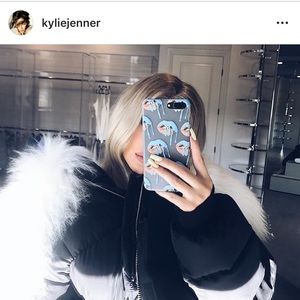Kylie Jenner Shop Drip Lips iPhone Case